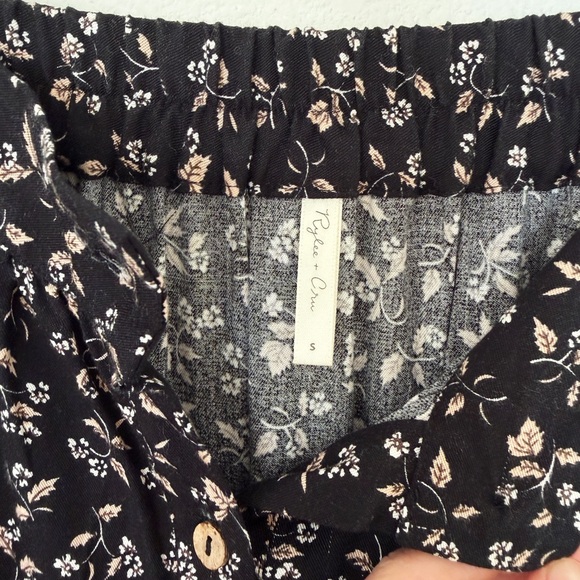 Rylee + Cru Black Floral Skirt Set - Picture 6 of 7
